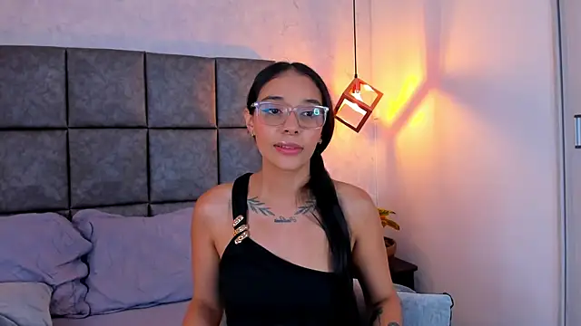 Snapshot of Roseaurora chatting on May 11, 4:04 pm Roseaurora online show from May 11, 4:04 pm