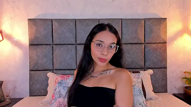 Snapshot of Roseaurora chatting on June 16, 10:48 am Roseaurora online show from June 16, 10:48 am