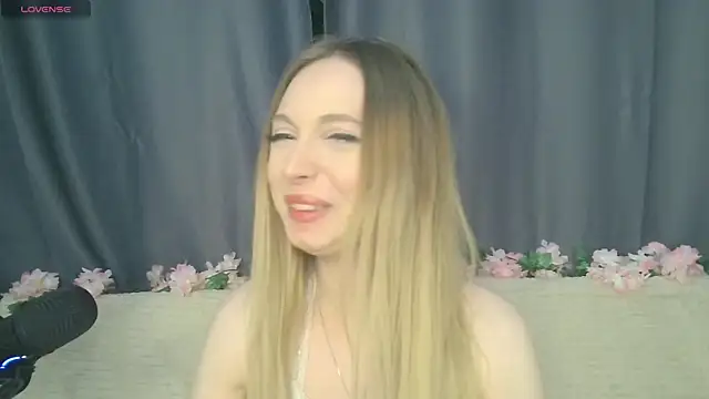 BabbbyFoxxx online show from October 29, 1:37 am