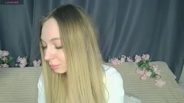 BabbbyFoxxx online show from November 12, 4:05 am