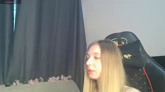 BabbbyFoxxx online show from October 30, 4:44 am