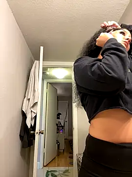 Snapshot of Prettygirl6070 chatting on December 18, 10:46 pm Prettygirl6070 online show from December 18, 10:46 pm