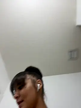 Snapshot of Prettygirl6070 chatting on October 18, 4:14 am Prettygirl6070 online show from October 18, 4:14 am