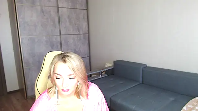 Snapshot of selenallen chatting on September 24, 2:01 pm selenallen online show from September 24, 2:01 pm