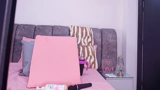 sweegirl69 online show from November 18, 12:08 pm