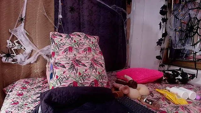 sweegirl69 online show from October 26, 12:16 pm