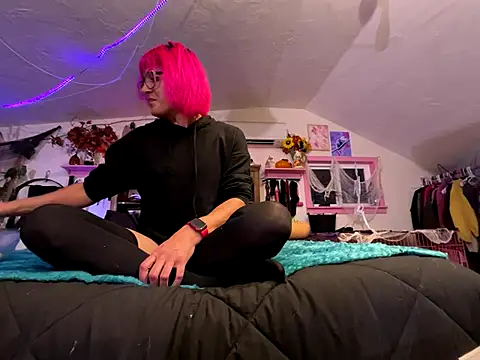 Snapshot of kinkycanner chatting on November 13, 1:09 am kinkycanner online show from November 13, 1:09 am