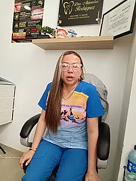 Snapshot of Madisson-04_ chatting on June 23, 3:32 pm Madisson-04 online show from June 23, 3:32 pm