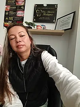 Snapshot of Madisson-04_ chatting on July 13, 12:59 pm Madisson-04 online show from July 13, 12:59 pm