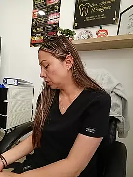 Snapshot of Madisson-04_ chatting on June 17, 2:27 pm Madisson-04 online show from June 17, 2:27 pm