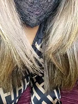 Snapshot of mysticlure-- chatting on November 6, 12:58 am mysticlure-- online show from November 6, 12:58 am