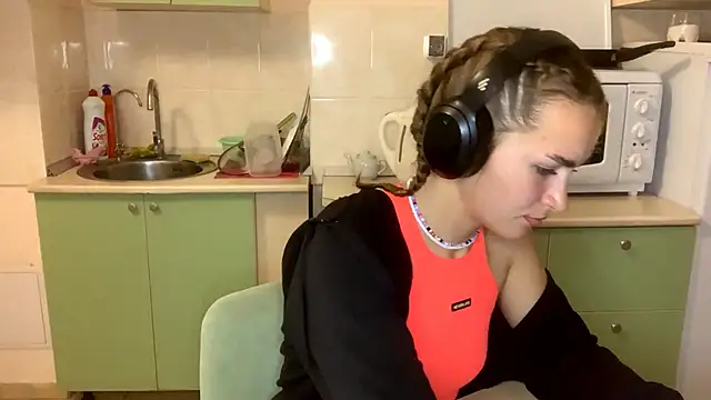 Snapshot of BunnyTiedeman chatting on October 9, 3:12 pm BunnyTiedeman online show from October 9, 3:12 pm