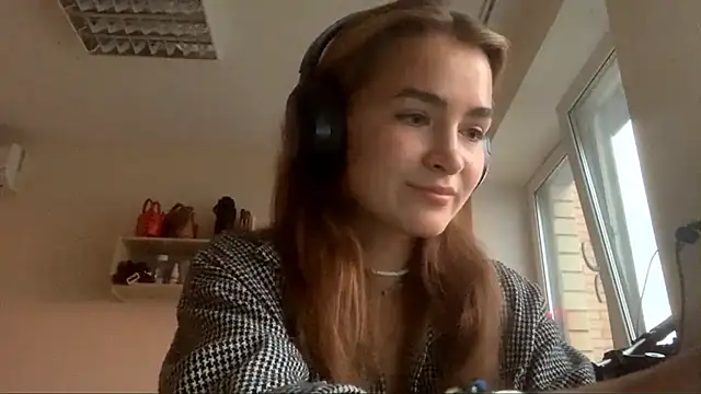 Snapshot of BunnyTiedeman chatting on September 9, 3:21 pm BunnyTiedeman online show from September 9, 3:21 pm