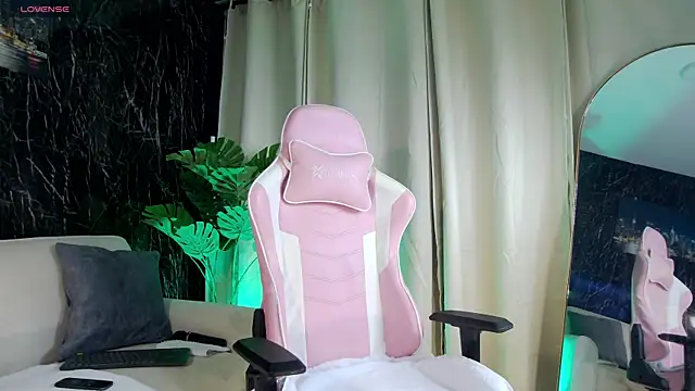 Emily Foxx01 online show from January 8, 12:27 am