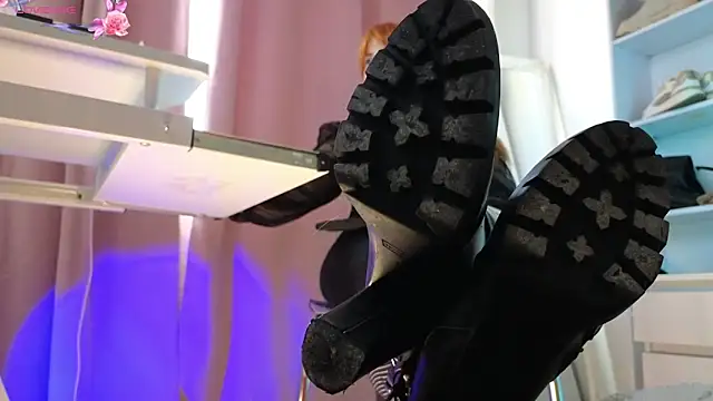 CruelSiren online show from November 9, 9:02 am