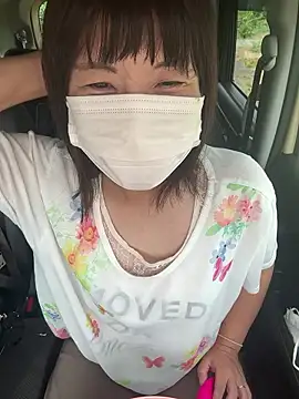 Snapshot of hanachan_001 chatting on October 8, 2:35 am hanachan 001 online show from October 8, 2:35 am