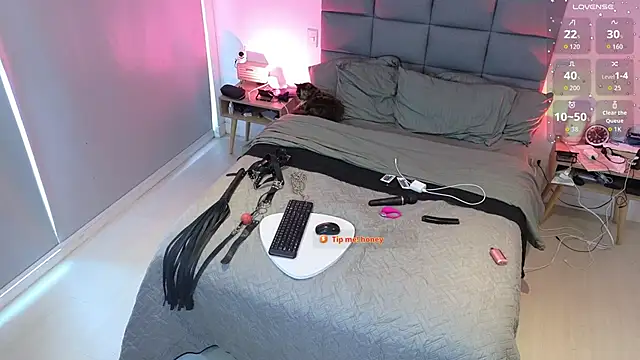 novafet online show from February 22, 8:54 pm