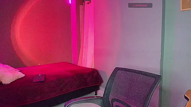 sophiejuicy  online show from October 10, 6:36 am