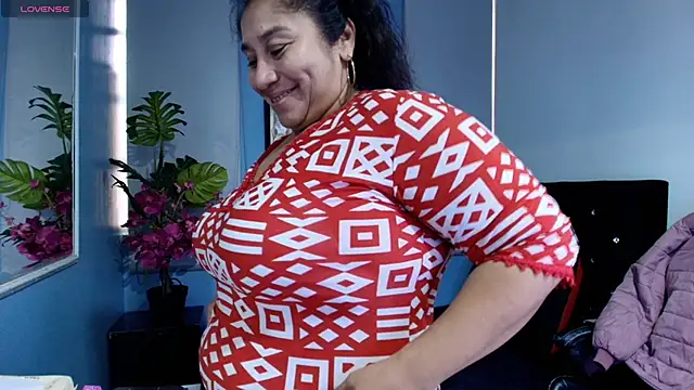 Snapshot of milf_latinn chatting on October 3, 12:39 pm milf latinn online show from October 3, 12:39 pm