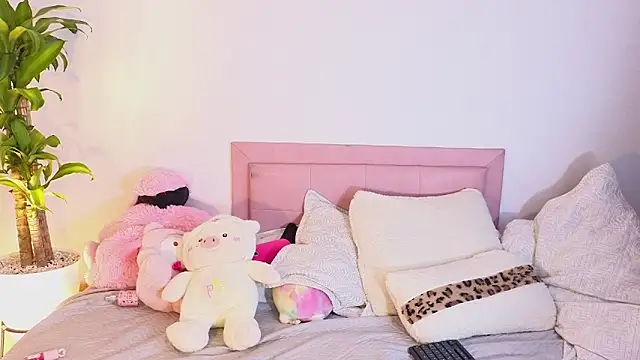 dahiana marin online show from March 19, 12:10 am