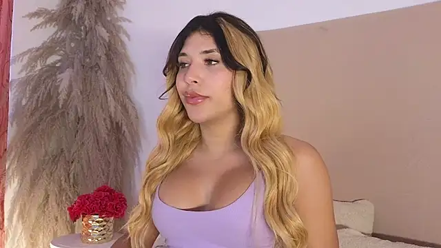 Snapshot of dahiana_marin chatting on October 29, 7:24 pm dahiana marin online show from October 29, 7:24 pm