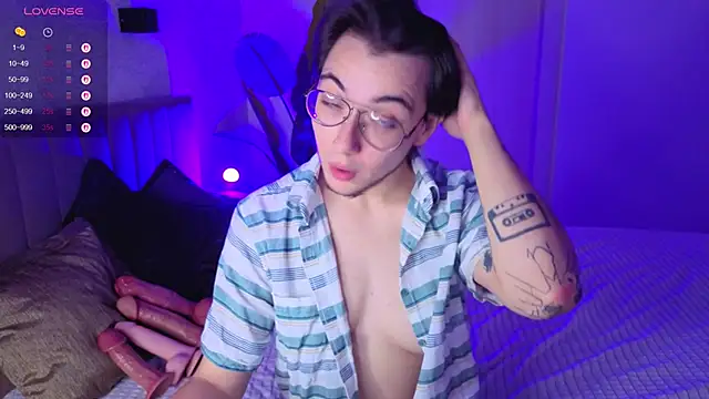 Snapshot of tyler_bergg chatting on September 24, 10:38 pm tyler bergg online show from September 24, 10:38 pm