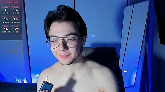 Snapshot of tyler_bergg chatting on September 10, 9:36 pm tyler bergg online show from September 10, 9:36 pm