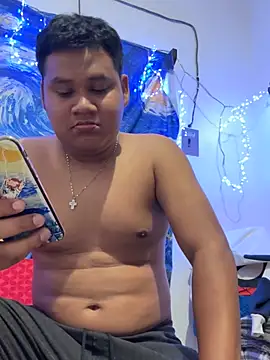 Snapshot of Danimiles chatting on February 5, 5:47 am Danimiles online show from February 5, 5:47 am