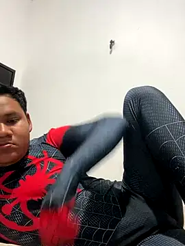 Snapshot of Danimiles chatting on December 21, 1:30 am Danimiles online show from December 21, 1:30 am