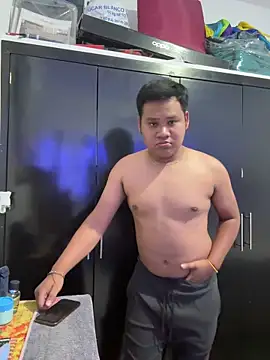 Snapshot of Danimiles chatting on February 20, 5:26 am Danimiles online show from February 20, 5:26 am