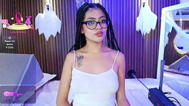 AlanaWalker9 online show from October 17, 3:43 am