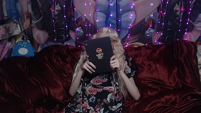 Snapshot of yutachka chatting on November 12, 9:29 pm yutachka online show from November 12, 9:29 pm