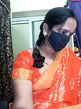 Snapshot of Mee_harini-telugupilla chatting on January 11, 4:52 am Mee harini-telugupilla online show from January 11, 4:52 am