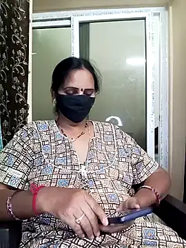 Snapshot of Mee_harini-telugupilla chatting on February 14, 5:07 am Mee harini-telugupilla online show from February 14, 5:07 am