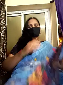 Snapshot of Mee_harini-telugupilla chatting on January 6, 4:05 am Mee harini-telugupilla online show from January 6, 4:05 am