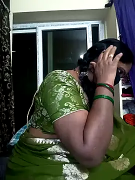 Snapshot of Mee_harini-telugupilla chatting on December 20, 4:32 pm Mee harini-telugupilla online show from December 20, 4:32 pm