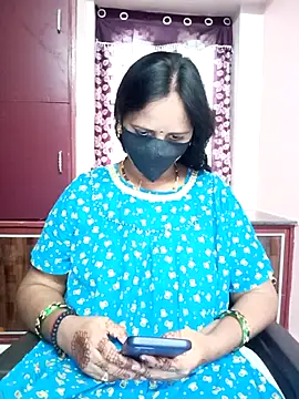 Snapshot of Mee_harini-telugupilla chatting on February 27, 2:45 am Mee harini-telugupilla online show from February 27, 2:45 am