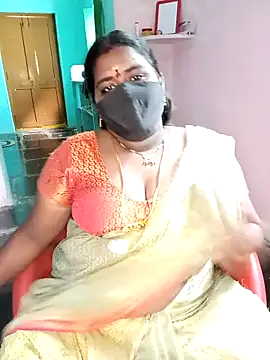 Snapshot of chubby_babitha-telugu chatting on October 22, 3:39 am chubby babitha-telugu online show from October 22, 3:39 am