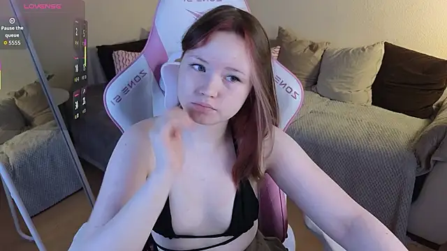 Sweetie Hope online show from March 27, 4:41 pm