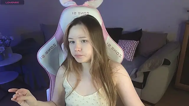 Sweetie Hope online show from November 13, 4:33 pm