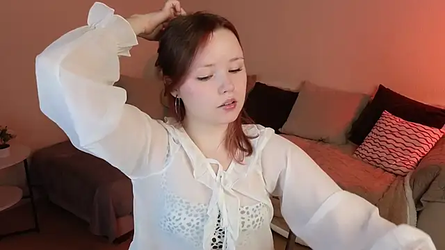 Sweetie Hope online show from April 4, 4:35 pm