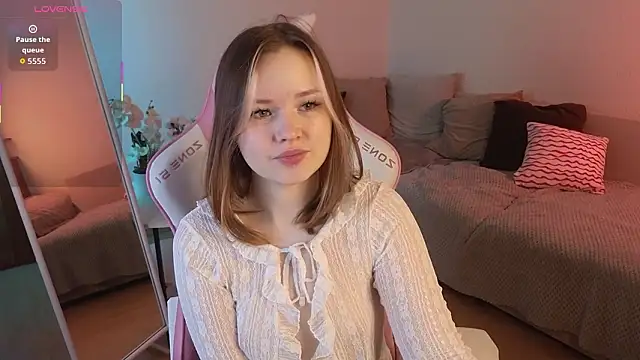 Sweetie Hope online show from February 8, 4:37 pm