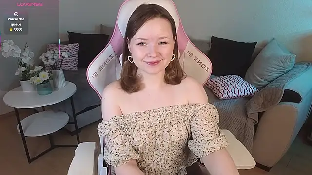 Sweetie Hope online show from January 14, 4:43 pm