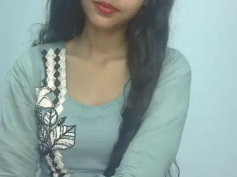 Saniya9B online show from December 18, 5:06 pm