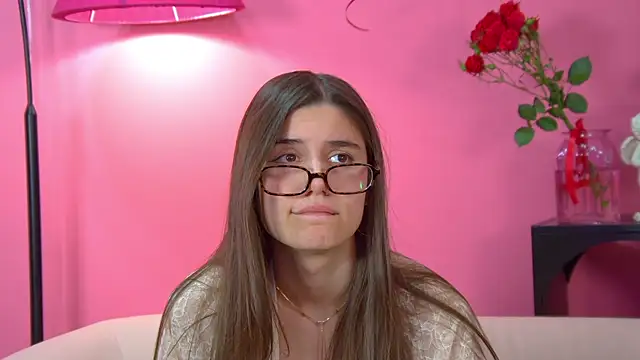 Snapshot of ArianaAllens chatting on February 7, 6:49 pm ArianaAllens online show from February 7, 6:49 pm