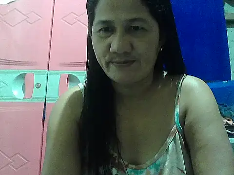 Snapshot of hotmama_063 chatting on September 19, 11:14 am hotmama 063 online show from September 19, 11:14 am