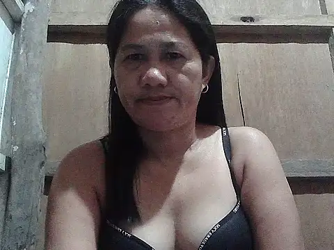 hotmama 063 online show from May 6, 9:30 pm