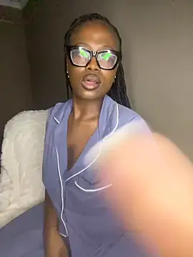 Moonzy77 online show from November 14, 10:13 pm