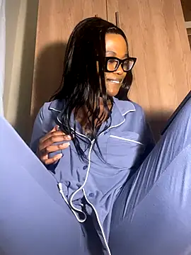 Moonzy77 online show from October 24, 9:47 pm