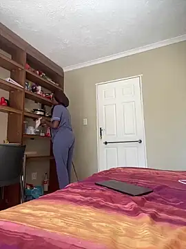 Moonzy77 online show from October 3, 9:44 am